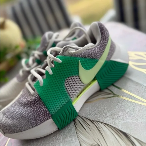 Nike GP Challenge 1 Premium size 6 Tennis Shoes Sports Hard Court .FJ2044-001. - Picture 3 of 14